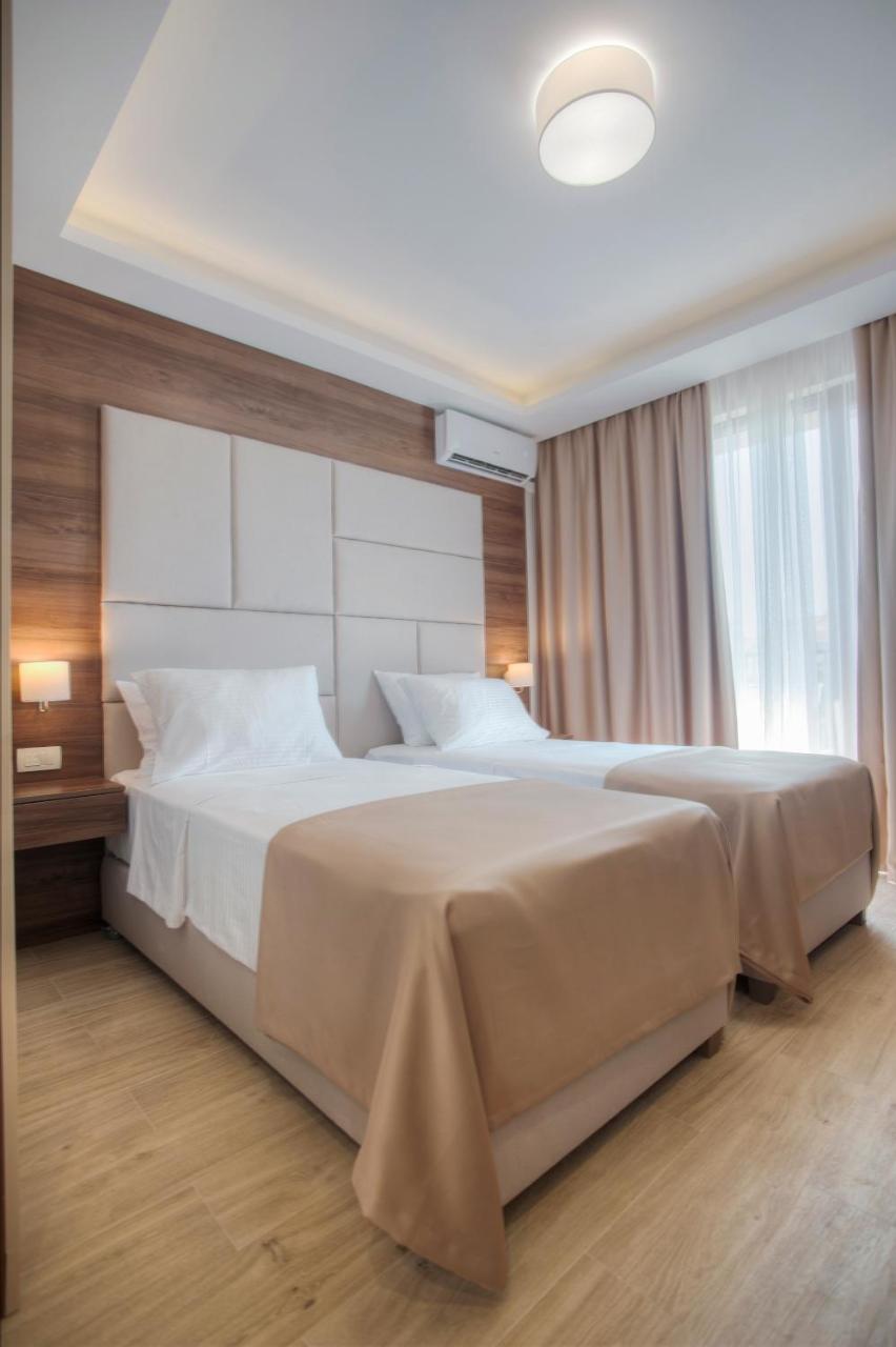 Hotel Twelve By Aycon Budva Exteriör bild