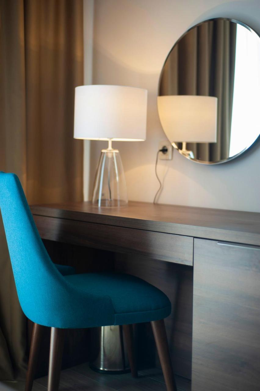 Hotel Twelve By Aycon Budva Exteriör bild