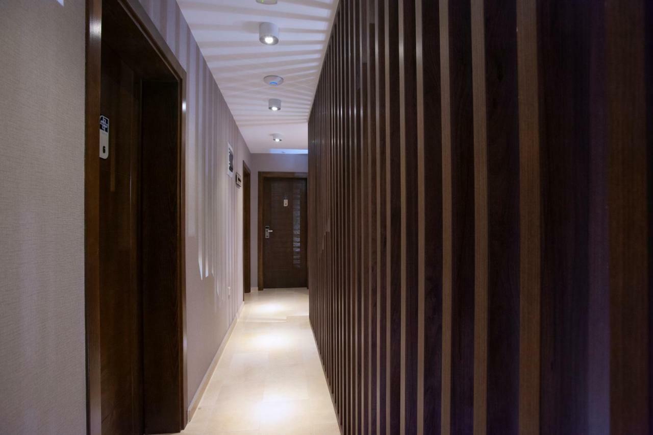 Hotel Twelve By Aycon Budva Exteriör bild