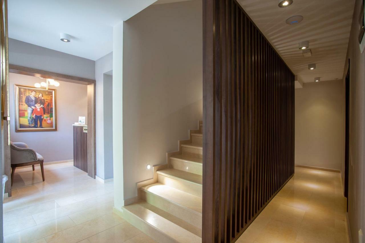 Hotel Twelve By Aycon Budva Exteriör bild