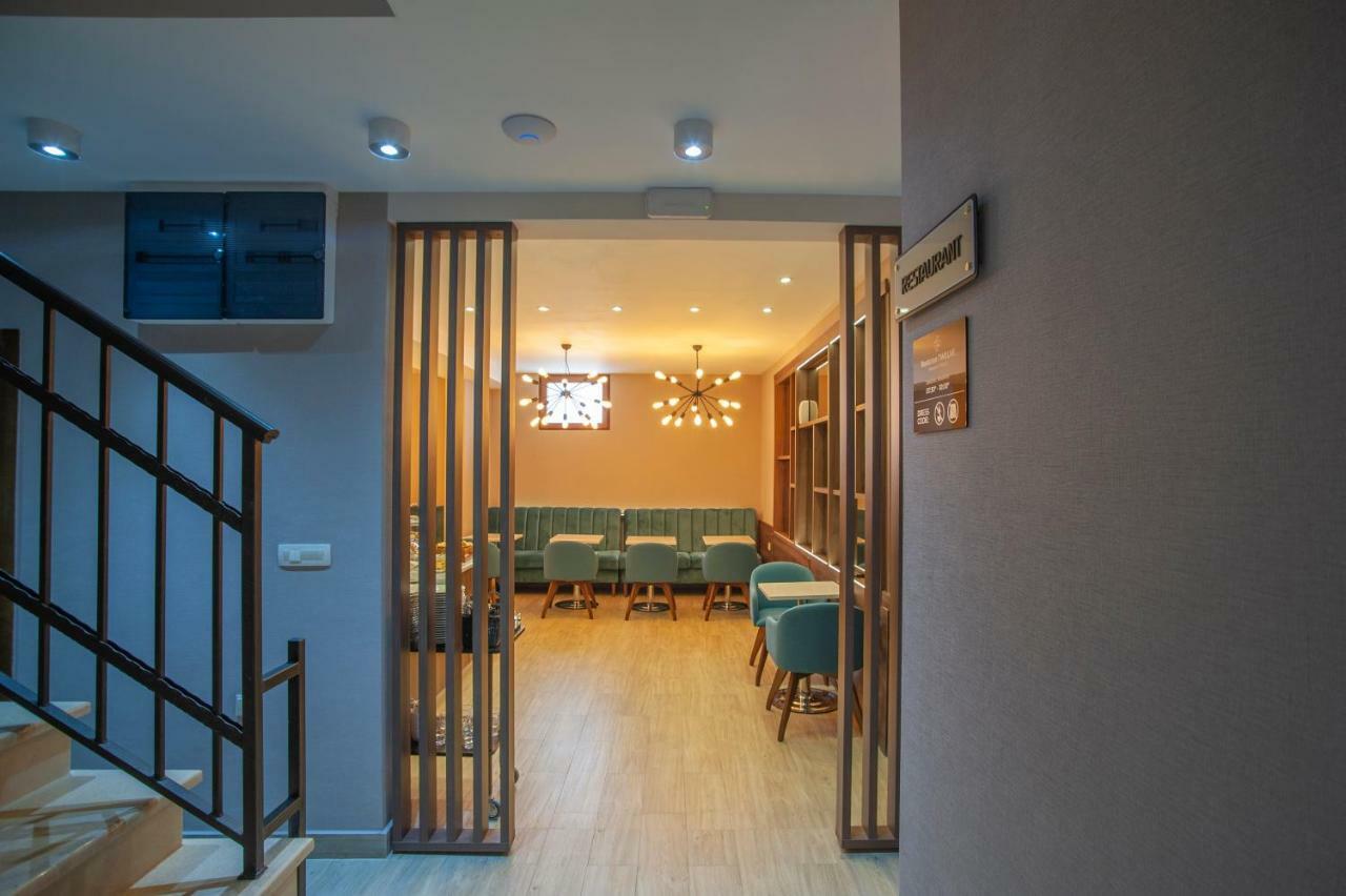 Hotel Twelve By Aycon Budva Exteriör bild