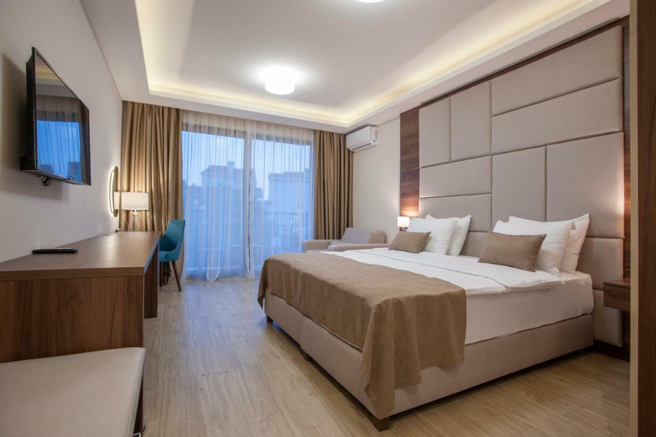 Hotel Twelve By Aycon Budva Exteriör bild