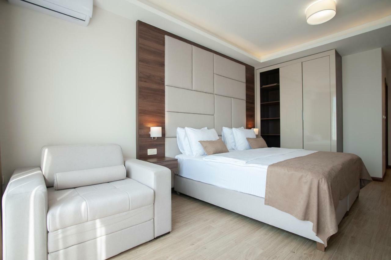 Hotel Twelve By Aycon Budva Exteriör bild