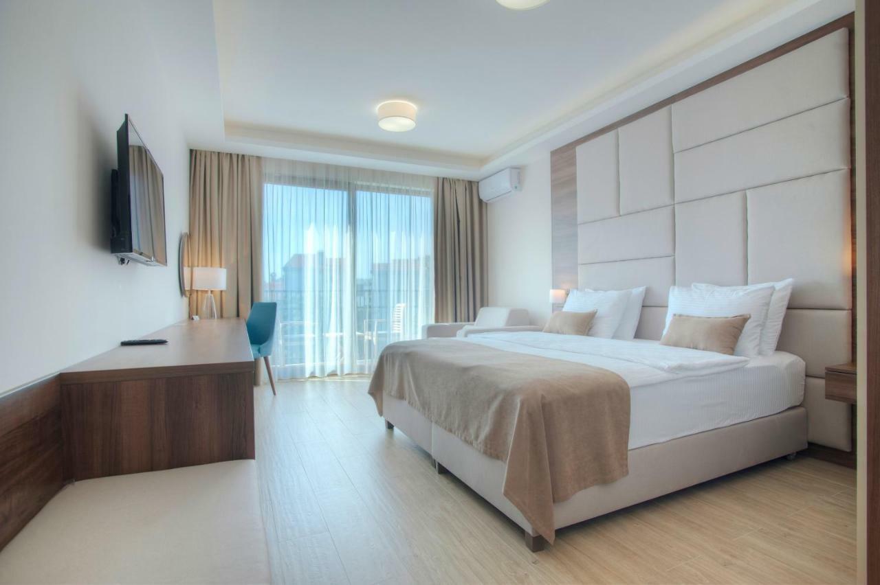 Hotel Twelve By Aycon Budva Exteriör bild